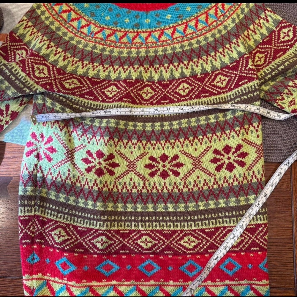 Colorful Patterned Women's Sweater - Picture 5 of 6